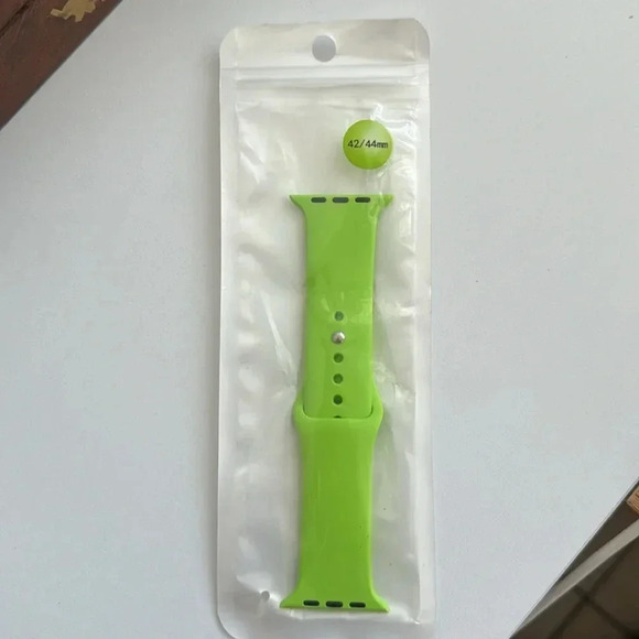 Green Silicone Apple Watch Band 42/44mm - Picture 2 of 2